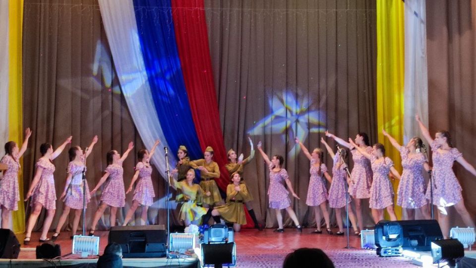 В Молодогвардейске прошла концертная программа «Важный день для каждого из нас!», приуроченная ко Дню воссоединения с Россией В Молодогвардейске прошла концертная программа «Важный день для каждого из нас!», приуроченная ко Дню воссоединения с Россией