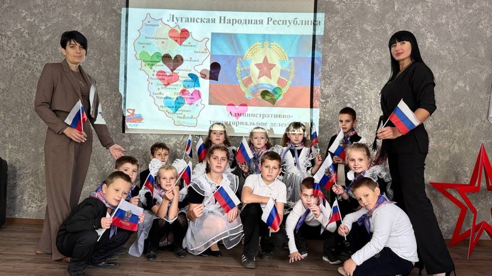 В преддверии Дня воссоединения России и ДНР, ЛНР, Запорожской и Херсонской областей, активисты первичного отделения Всероссийской политической партии «Единая Россия» № 22, сотрудники отдела жизнеобеспечения пгт Дзержинский... В преддверии Дня воссоединения России и ДНР, ЛНР, Запорожской и Херсонской областей, активисты первичного отделения Всероссийской политической партии «Единая Россия» № 22, сотрудники отдела жизнеобеспечения пгт Дзержинский...