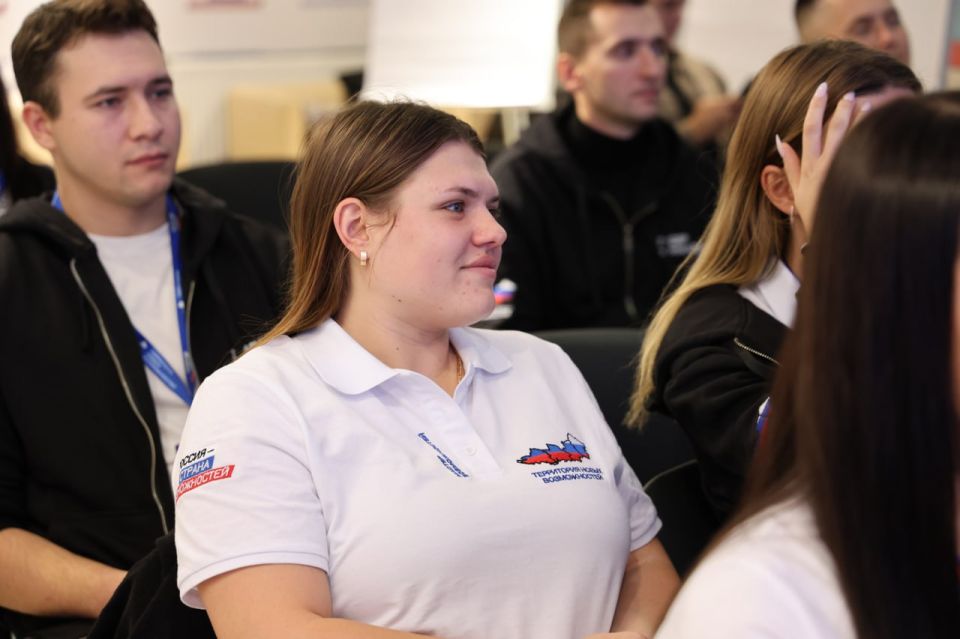 Денис Колесников принял участие в семинаре «Служим Отечеству» Денис Колесников принял участие в семинаре «Служим Отечеству»