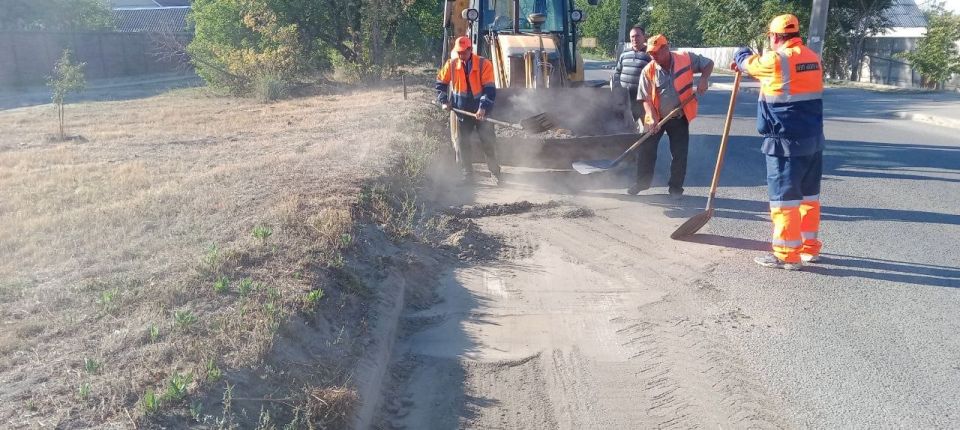 Городское предприятие ЭЛУА завершило ремонт внутриквартальных дорог в квартале Героев Сталинграда Городское предприятие ЭЛУА завершило ремонт внутриквартальных дорог в квартале Героев Сталинграда
