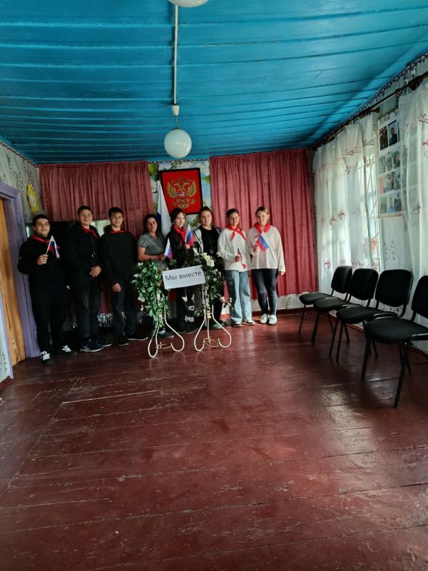 В Краснодонском муниципальном округе День воссоединения с РФ отметили концертами и митингами В Краснодонском муниципальном округе День воссоединения с РФ отметили концертами и митингами