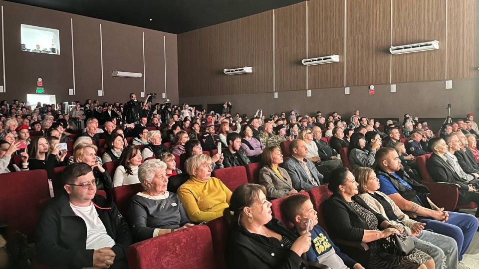 28 сентября в Станице-Луганской прошло масштабное мероприятие по случаю празднования 337-летия посёлка 28 сентября в Станице-Луганской прошло масштабное мероприятие по случаю празднования 337-летия посёлка