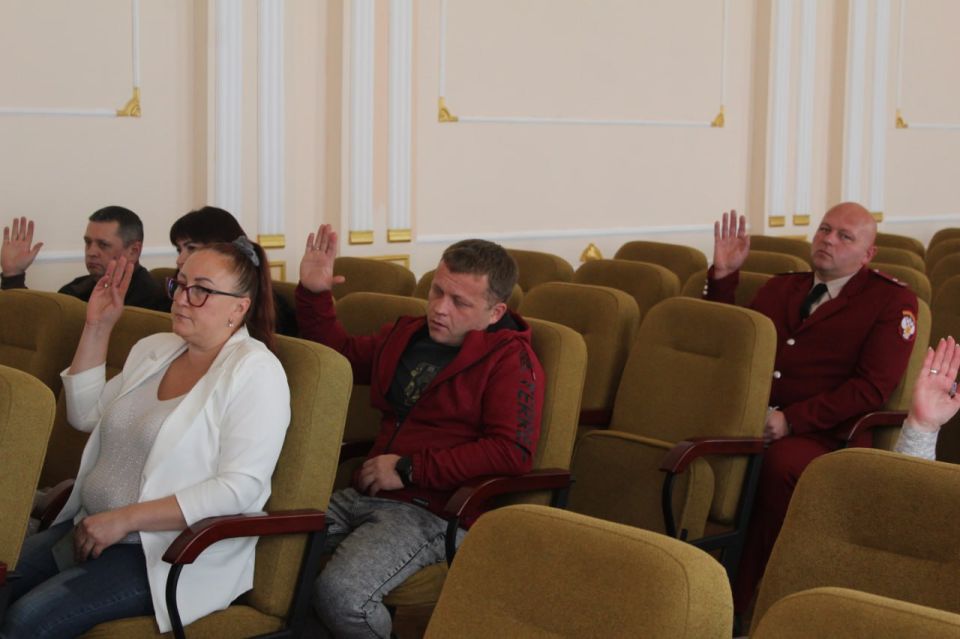 Под председательством временно исполняющего полномочия Главы Краснодонского муниципального округа Анны Гончаровой состоялось заседание комиссии по предупреждению и ликвидации чрезвычайных ситуаций и обеспечению пожарной... Под председательством временно исполняющего полномочия Главы Краснодонского муниципального округа Анны Гончаровой состоялось заседание комиссии по предупреждению и ликвидации чрезвычайных ситуаций и обеспечению пожарной...