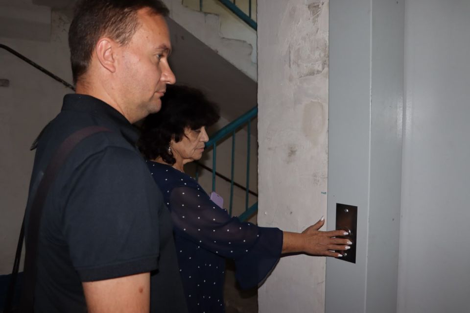 В Стаханове обновили лифтовое хозяйство В Стаханове обновили лифтовое хозяйство