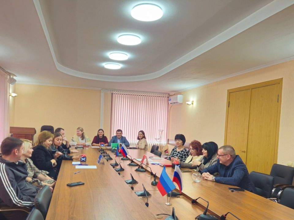 В Избирательной комиссии ЛНР состоялась интеллектуально-образовательная игра «Борьба с коррупцией» В Избирательной комиссии ЛНР состоялась интеллектуально-образовательная игра «Борьба с коррупцией»