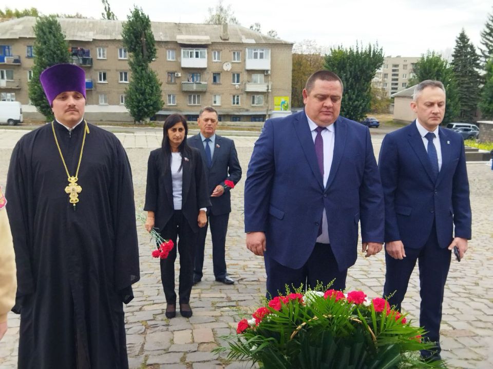 Сегодня в ДК им. Горького царила атмосфера праздника и единства! Состоялся торжественный концерт, посвященный третьей годовщине воссоединения Донецкой, Луганской Народных Республик, Херсонской и Запорожской областей с... Сегодня в ДК им. Горького царила атмосфера праздника и единства! Состоялся торжественный концерт, посвященный третьей годовщине воссоединения Донецкой, Луганской Народных Республик, Херсонской и Запорожской областей с...