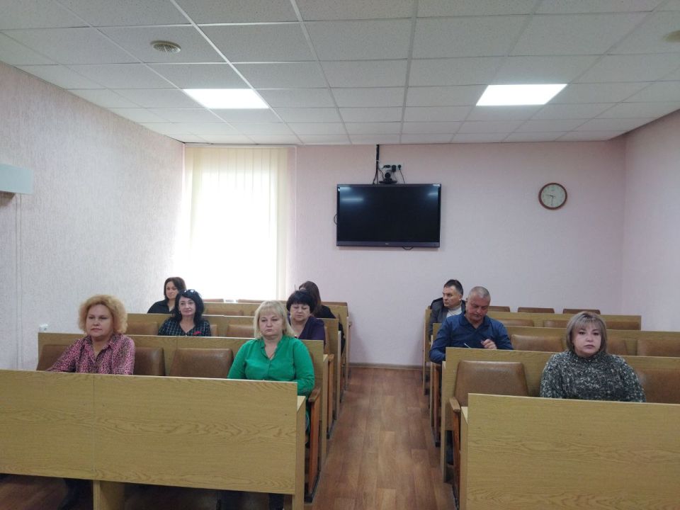Сегодня Глава городского округа город Ровеньки Андрей Рубанцов провел плановое рабочее совещание с руководителями управлений администрации и структурных подразделений Сегодня Глава городского округа город Ровеньки Андрей Рубанцов провел плановое рабочее совещание с руководителями управлений администрации и структурных подразделений