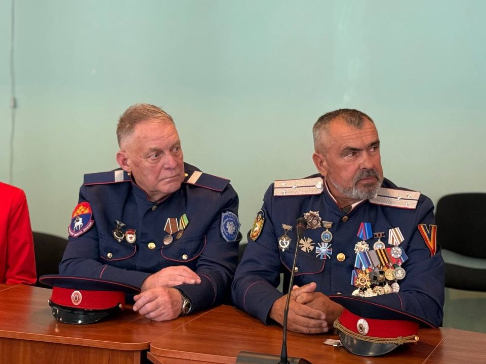 Виктория Сергеева: Сегодня совместно с сенатором Совета Федерации от Луганской Народной Республики Дарьей Сергеевной Лантратовой, а также депутатом Народного Совета Алексеем Юрьевичем Белецким приняли участие в заседании... Виктория Сергеева: Сегодня совместно с сенатором Совета Федерации от Луганской Народной Республики Дарьей Сергеевной Лантратовой, а также депутатом Народного Совета Алексеем Юрьевичем Белецким приняли участие в заседании...