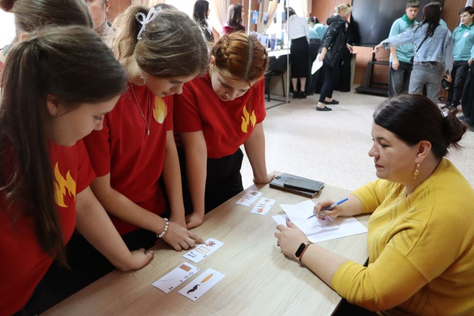 В Стаханове прошёл патриотический квест «Мы Россия! #3годавместе» В Стаханове прошёл патриотический квест «Мы Россия! #3годавместе»