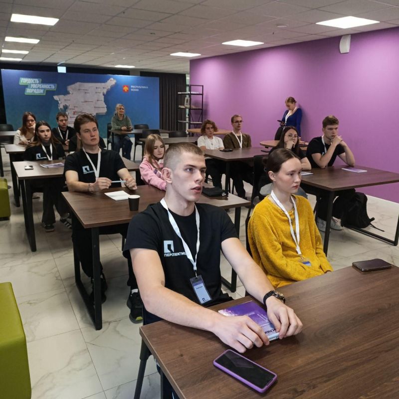 Молодёжка Коми провела профориентационную лекцию для учащихся школы №9 Ровеньков Молодёжка Коми провела профориентационную лекцию для учащихся школы №9 Ровеньков
