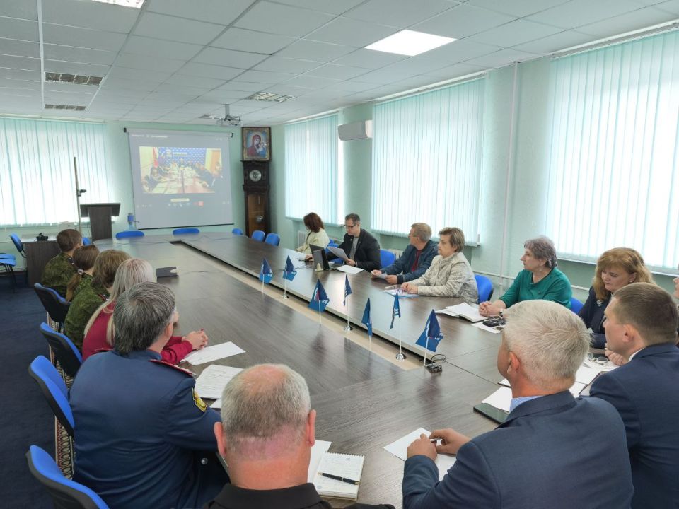 Евгений Морозов: Под эгидой партии «Единая Россия» состоялся межрегиональный телемост «Территория дружбы и единства: Брянская область – город Брянка ЛНР, три года вместе», приуроченный к третьей годовщине воссоединения... Евгений Морозов: Под эгидой партии «Единая Россия» состоялся межрегиональный телемост «Территория дружбы и единства: Брянская область – город Брянка ЛНР, три года вместе», приуроченный к третьей годовщине воссоединения...