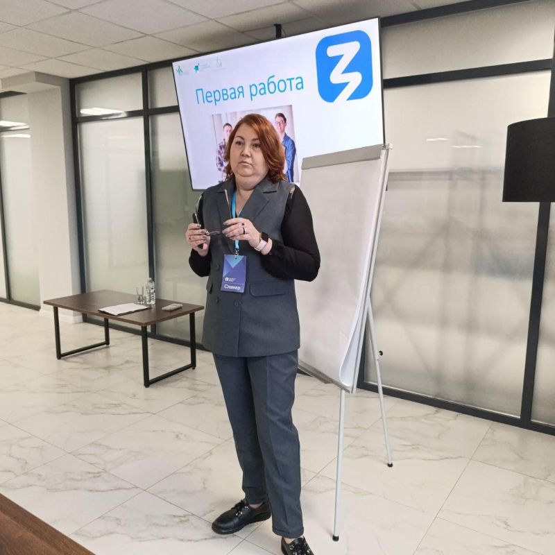 Молодёжка Коми провела профориентационную лекцию для учащихся школы №9 Ровеньков Молодёжка Коми провела профориентационную лекцию для учащихся школы №9 Ровеньков