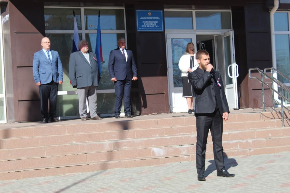 Виталий Коваленко: Сегодня, на площади возле Беловодского районного дома культуры состоялся торжественный митинг, посвященный третей годовщине воссоединения Луганской и Донецкой Народных Республик, Херсонской и Запорожской... Виталий Коваленко: Сегодня, на площади возле Беловодского районного дома культуры состоялся торжественный митинг, посвященный третей годовщине воссоединения Луганской и Донецкой Народных Республик, Херсонской и Запорожской...