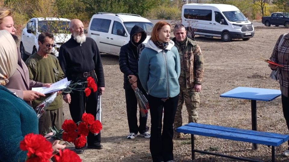 Сегодня, 30.09.2025, в День воссоединения с Россией вместе с депутатами Совета городского округа город Первомайск, представителями администрации городского округа,общественных организаций, родными и близкими, друзьями... Сегодня, 30.09.2025, в День воссоединения с Россией вместе с депутатами Совета городского округа город Первомайск, представителями администрации городского округа,общественных организаций, родными и близкими, друзьями...