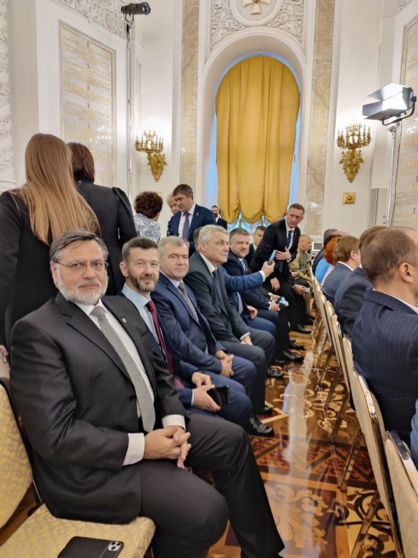 Владислав Дейнего: Три года назад, 30 сентября 2022 года в Георгиевском зале Кремля состоялась церемония подписания договоров о вхождении в состав Российской Федерации ЛНР, ДНР, Запорожской и Херсонской областей, образовании... Владислав Дейнего: Три года назад, 30 сентября 2022 года в Георгиевском зале Кремля состоялась церемония подписания договоров о вхождении в состав Российской Федерации ЛНР, ДНР, Запорожской и Херсонской областей, образовании...