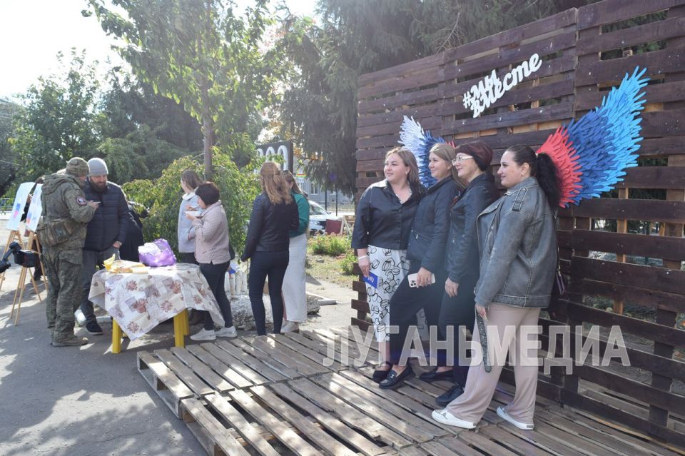 В Белокуракино состоялись праздничные мероприятия, приуроченные ко Дню воссоединения республики с Российской Федерацией В Белокуракино состоялись праздничные мероприятия, приуроченные ко Дню воссоединения республики с Российской Федерацией