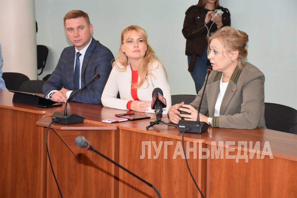 В Администрации Кировского городского округа состоялось заседание круглого стола «Перспективы развития муниципального образования в рамках празднования 3-й годовщины воссоединения ДНР, ЛНР, Запорожской и Херсонской областей... В Администрации Кировского городского округа состоялось заседание круглого стола «Перспективы развития муниципального образования в рамках празднования 3-й годовщины воссоединения ДНР, ЛНР, Запорожской и Херсонской областей...