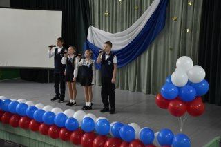 Новая школа: Краснолучской школе № 4 присвоено имя генерал-майора авиации Канамата Боташева Новая школа: Краснолучской школе № 4 присвоено имя генерал-майора авиации Канамата Боташева
