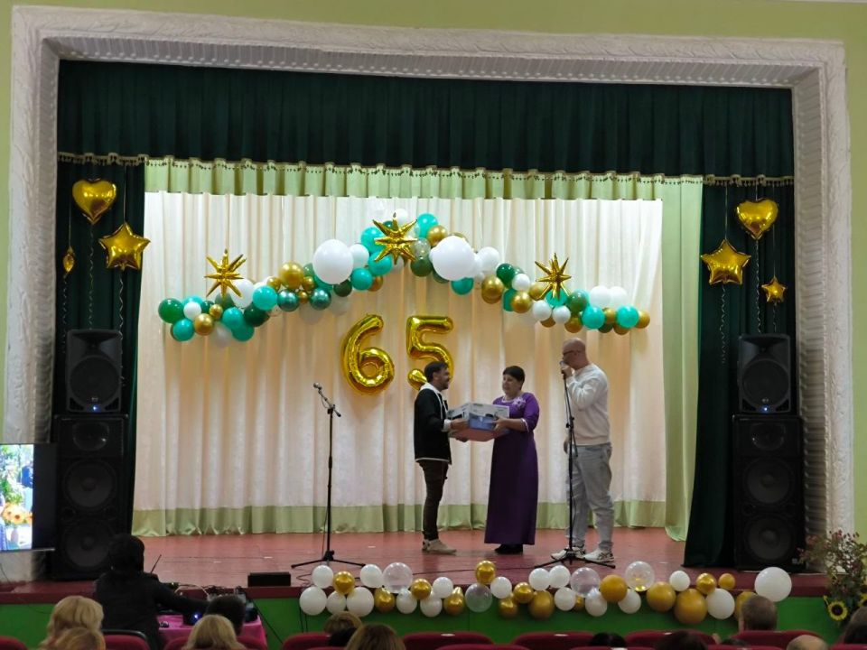 Селезневский Дом культуры отметил 65-летний юбилей Селезневский Дом культуры отметил 65-летний юбилей