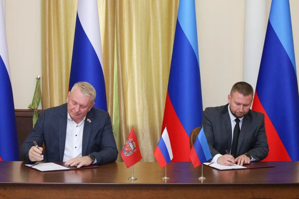 Народный Совет ЛНР подписал соглашения с парламентами трёх регионов страны Народный Совет ЛНР подписал соглашения с парламентами трёх регионов страны