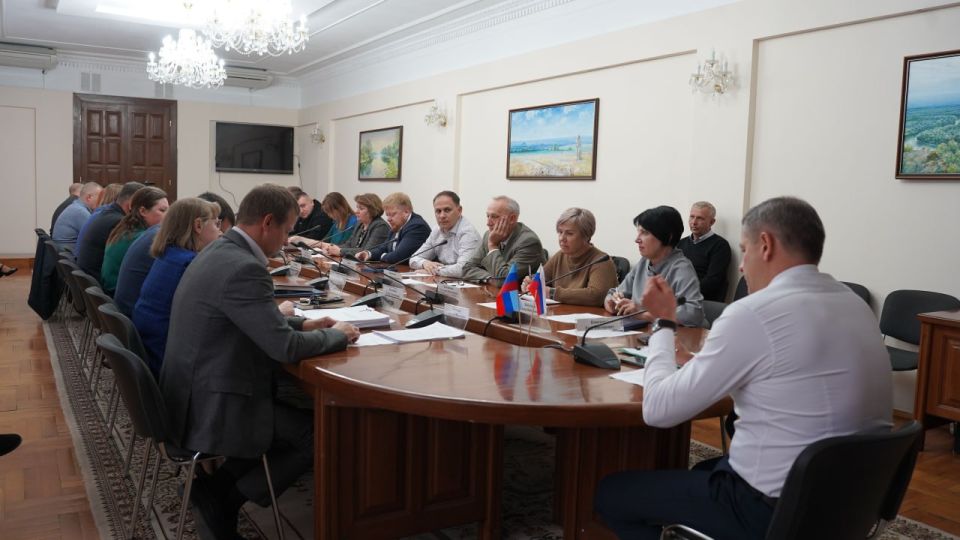 Изучение механизмов государственной поддержки реального сектора экономики является основной задачей стажировки участника кадровой программы "Герои Луганщины" Владимир Воронина Изучение механизмов государственной поддержки реального сектора экономики является основной задачей стажировки участника кадровой программы "Герои Луганщины" Владимир Воронина