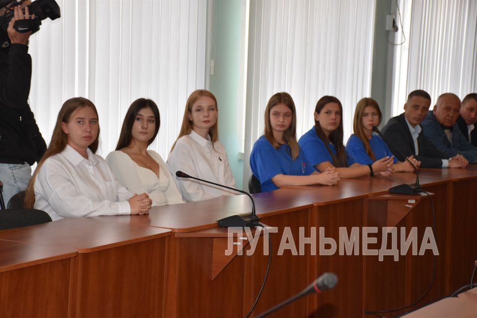 В Администрации Кировского городского округа состоялось заседание круглого стола «Перспективы развития муниципального образования в рамках празднования 3-й годовщины воссоединения ДНР, ЛНР, Запорожской и Херсонской областей... В Администрации Кировского городского округа состоялось заседание круглого стола «Перспективы развития муниципального образования в рамках празднования 3-й годовщины воссоединения ДНР, ЛНР, Запорожской и Херсонской областей...