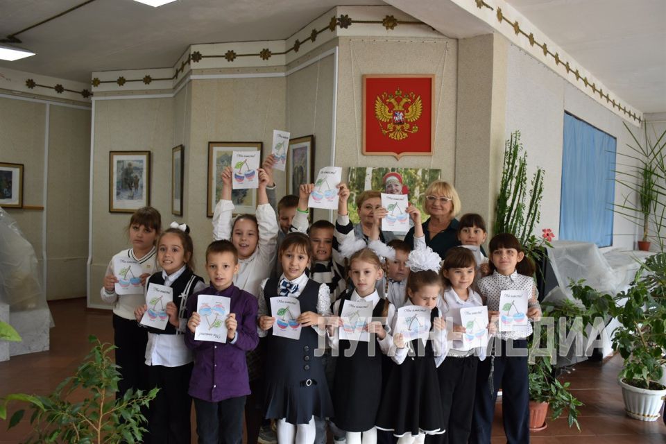 На базе городского музея для юных кировчан провели мероприятие, посвященное Дню Воссоединения Донбасса и Новороссии с Россией На базе городского музея для юных кировчан провели мероприятие, посвященное Дню Воссоединения Донбасса и Новороссии с Россией