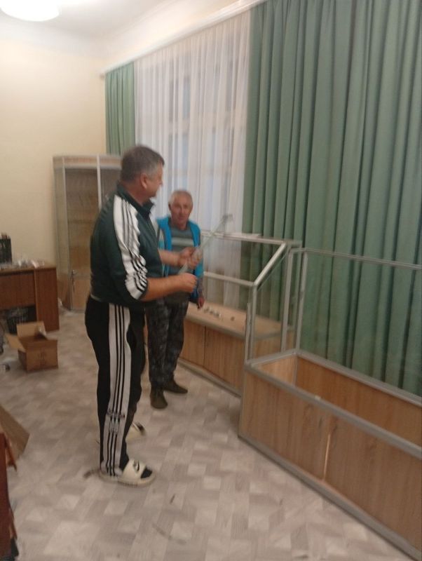 Командой проекта «СВОим героям» Конкурса инициатив родительских сообществ Российского Общества «Знания»и Министерства Просвещения Российской Федерации на базе Ясеновской гимназии им.Ю.В.Стеценко собраны стеклянные музейные... Командой проекта «СВОим героям» Конкурса инициатив родительских сообществ Российского Общества «Знания»и Министерства Просвещения Российской Федерации на базе Ясеновской гимназии им.Ю.В.Стеценко собраны стеклянные музейные...