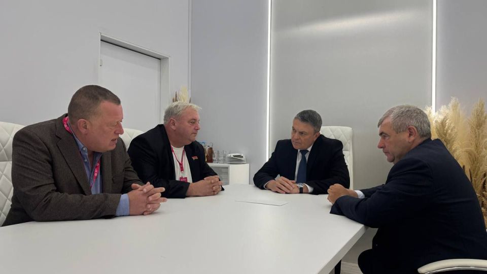 Леонид Пасечник: Продолжаем работать на полях Международной промышленной выставки «Иннопром. Беларусь» Леонид Пасечник: Продолжаем работать на полях Международной промышленной выставки «Иннопром. Беларусь»