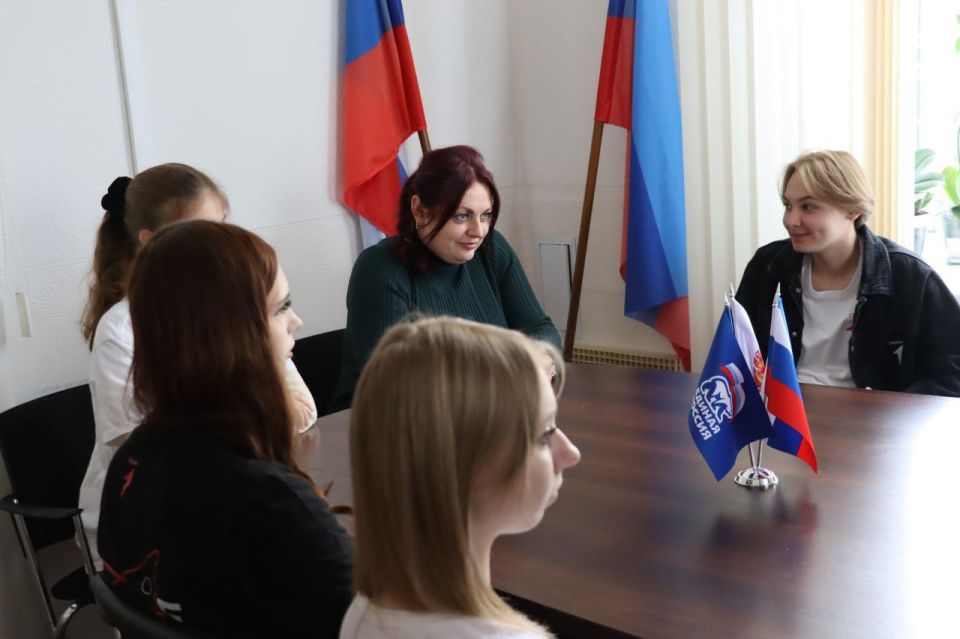 Яна Сылкина: Приняла участие в межрегиональном телемосте, посвященном Дню воссоединения ЛНР, ДНР, Запорожской и Херсонской областей с Российской Федерацией Яна Сылкина: Приняла участие в межрегиональном телемосте, посвященном Дню воссоединения ЛНР, ДНР, Запорожской и Херсонской областей с Российской Федерацией