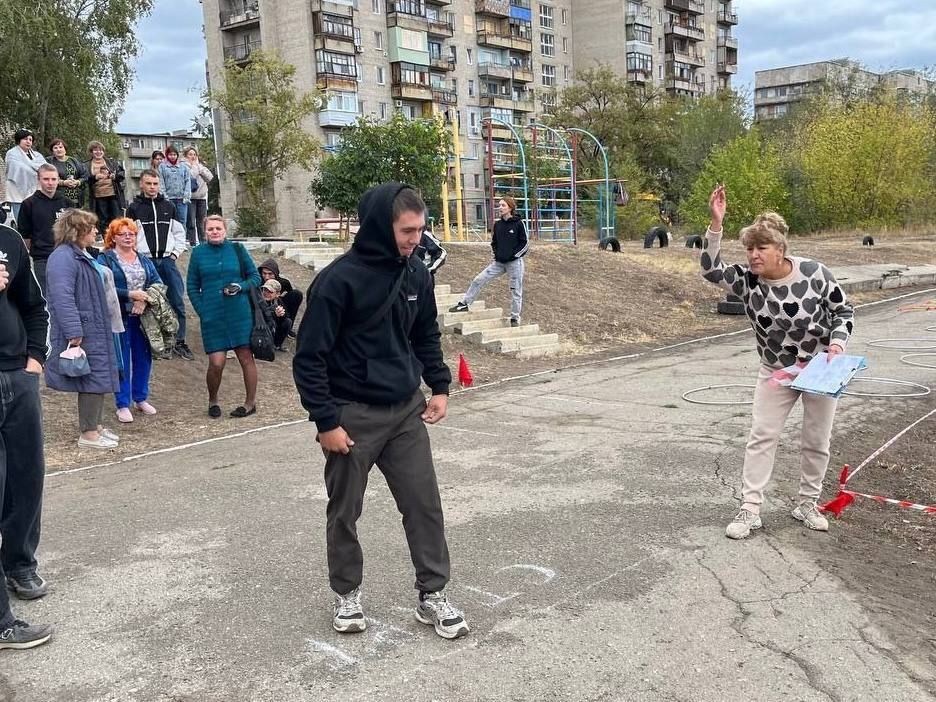 СПОРТ ОБЪЕДИНЯЕТ!. В Первомайском колледже при поддержке активистов ЛДПР и депутатов Совета округа Игоря Кишкинова и Владимира Биляныча прошла спортивная спартакиада, приуроченная ко Дню воссоединения с Россией СПОРТ ОБЪЕДИНЯЕТ!. В Первомайском колледже при поддержке активистов ЛДПР и депутатов Совета округа Игоря Кишкинова и Владимира Биляныча прошла спортивная спартакиада, приуроченная ко Дню воссоединения с Россией