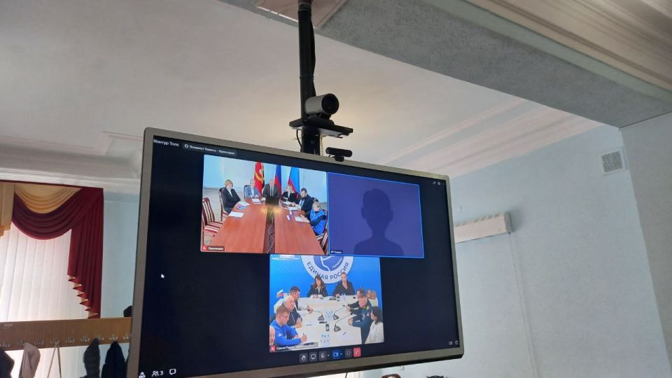 В рамках дружеского телемоста с шефом-регионом Тюменской областью актив местного отделения ВПП «Единая Россия» обсудили планы на дальнейшее сотрудничество и развитие нашего региона в аспекте содружества молодёжных... В рамках дружеского телемоста с шефом-регионом Тюменской областью актив местного отделения ВПП «Единая Россия» обсудили планы на дальнейшее сотрудничество и развитие нашего региона в аспекте содружества молодёжных...