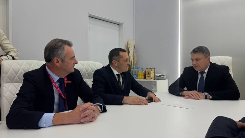 Леонид Пасечник: Продолжаем работать на полях Международной промышленной выставки «Иннопром. Беларусь» Леонид Пасечник: Продолжаем работать на полях Международной промышленной выставки «Иннопром. Беларусь»