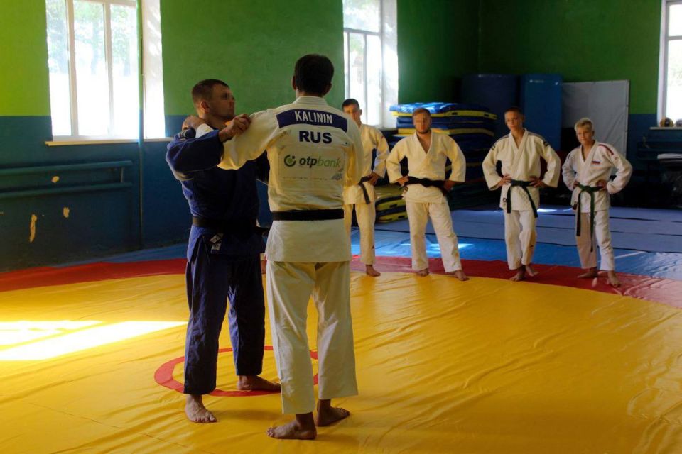 Росгвардия приняла участие в гуманитарной акции «Русский Донбасс» Росгвардия приняла участие в гуманитарной акции «Русский Донбасс»