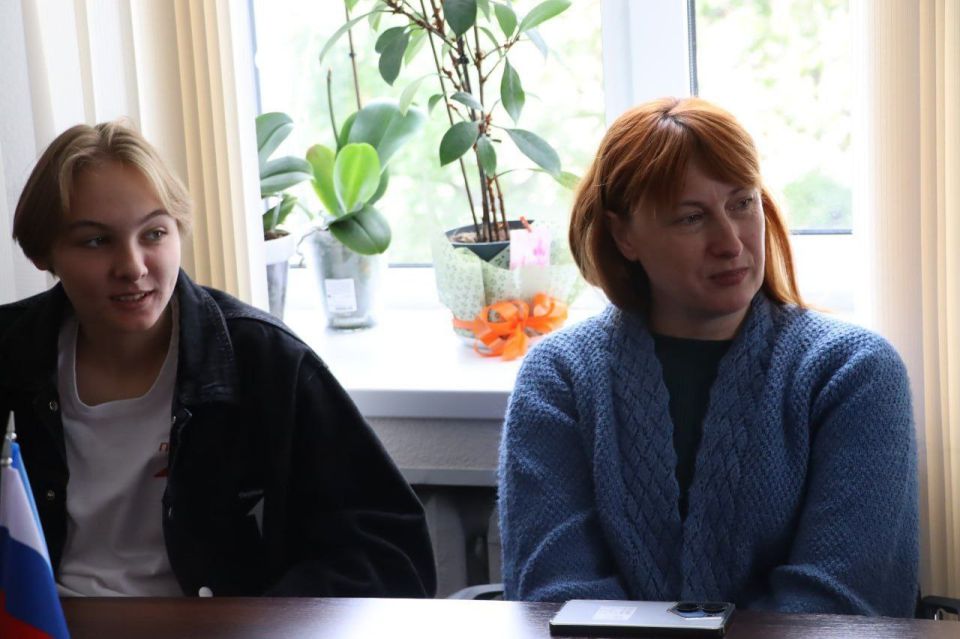 Северодончане приняли участие в межрегиональном телемосте в День воссоединения ЛНР, ДНР, Запорожской и Херсонской областей с Российской Федерацией Северодончане приняли участие в межрегиональном телемосте в День воссоединения ЛНР, ДНР, Запорожской и Херсонской областей с Российской Федерацией