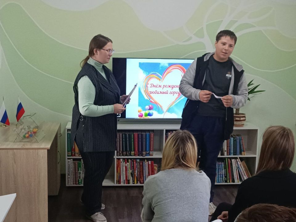 В Лутугинской Районной библиотеке для детей прошла краеведческая видео экскурсия В Лутугинской Районной библиотеке для детей прошла краеведческая видео экскурсия