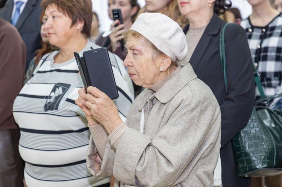Выставка скрипок мастерской Свято-Иоанно-Предтеченского мужского монастыря села Чугинка Станично-Луганского округа открылась в Луганском краеведческом музее в День музыки Выставка скрипок мастерской Свято-Иоанно-Предтеченского мужского монастыря села Чугинка Станично-Луганского округа открылась в Луганском краеведческом музее в День музыки