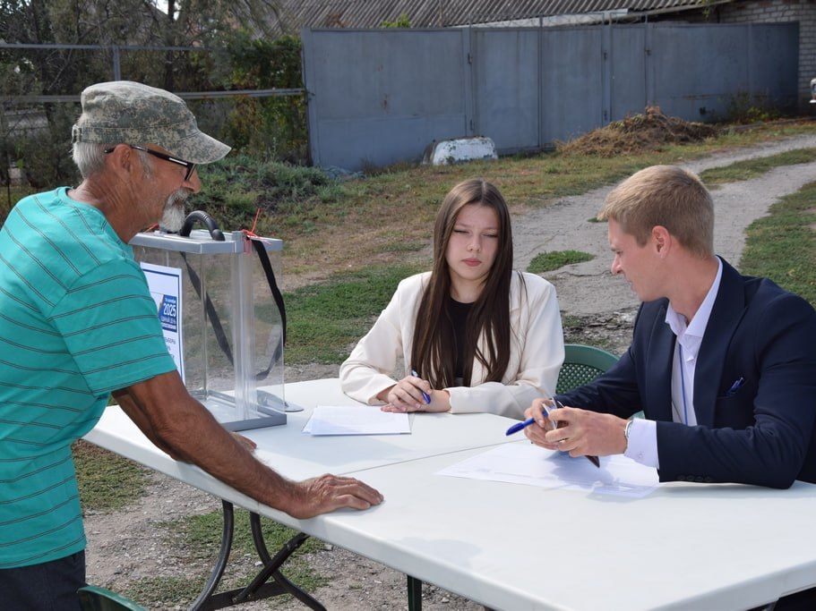 Члены Молодёжной избирательной комиссии Луганска вышли в финал всероссийского конкурса «Мои медиавыборы» Члены Молодёжной избирательной комиссии Луганска вышли в финал всероссийского конкурса «Мои медиавыборы»