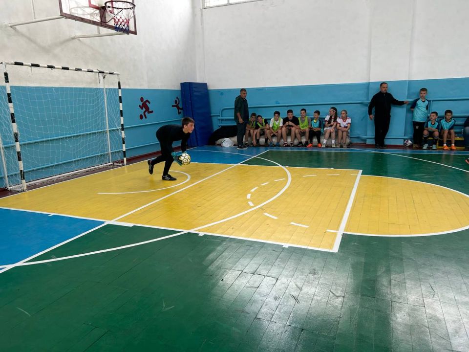 В Троицком муниципальном округе состоялся муниципальный этап соревнований по футзалу на Кубок Главы Луганской Народной Республики среди юношей 2010 года рождения В Троицком муниципальном округе состоялся муниципальный этап соревнований по футзалу на Кубок Главы Луганской Народной Республики среди юношей 2010 года рождения