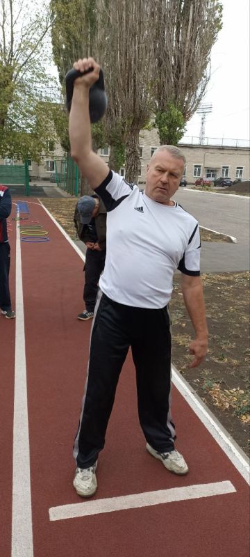 На стадионе "Победа" прошел спортивный праздник На стадионе "Победа" прошел спортивный праздник