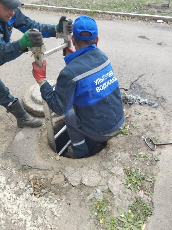 Ульяновские ремонтники продолжают восстанавливать канализационные сети в Лутугинском муниципальном округе Ульяновские ремонтники продолжают восстанавливать канализационные сети в Лутугинском муниципальном округе