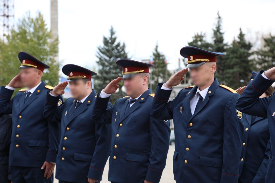 В УФСИН России по Луганской Народной Республике состоялась торжественная церемония приведения к Присяге молодых сотрудников В УФСИН России по Луганской Народной Республике состоялась торжественная церемония приведения к Присяге молодых сотрудников