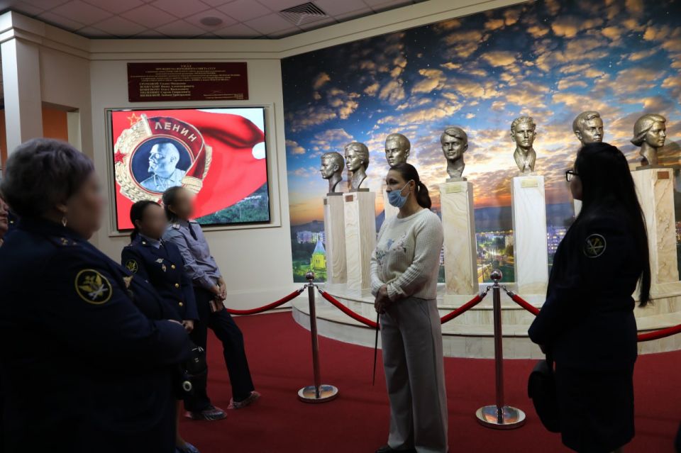 В УФСИН России по Луганской Народной Республике состоялась торжественная церемония приведения к Присяге молодых сотрудников В УФСИН России по Луганской Народной Республике состоялась торжественная церемония приведения к Присяге молодых сотрудников