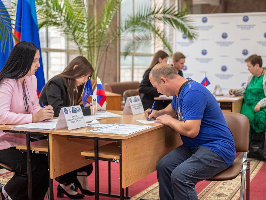 Члены Молодёжной избирательной комиссии Луганска вышли в финал всероссийского конкурса «Мои медиавыборы» Члены Молодёжной избирательной комиссии Луганска вышли в финал всероссийского конкурса «Мои медиавыборы»