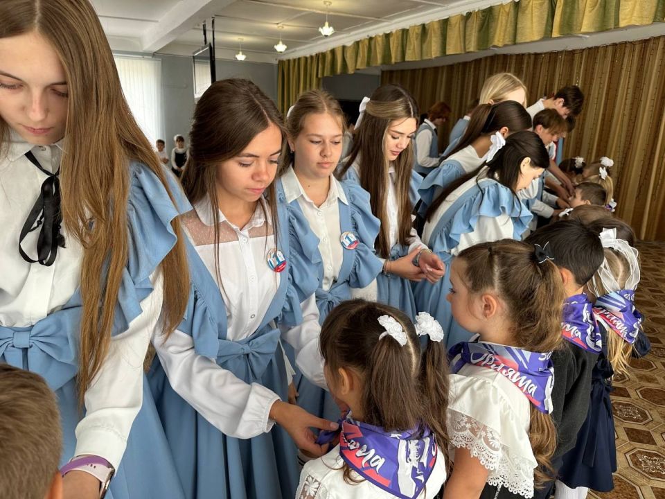 В школах Краснодонского муниципального округа прошла торжественная церемония посвящения первоклассников в «Орлята-сентябрята»! В школах Краснодонского муниципального округа прошла торжественная церемония посвящения первоклассников в «Орлята-сентябрята»!