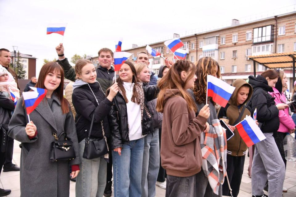 ТОРЖЕСТВЕННОЕ ОТКРЫТИЕ ОБНОВЛЕННОЙ ПЛОЩАДИ МИРА ТОРЖЕСТВЕННОЕ ОТКРЫТИЕ ОБНОВЛЕННОЙ ПЛОЩАДИ МИРА