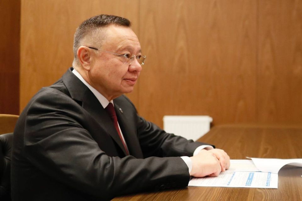 В Екатеринбурге состоялась рабочая встреча Главы Минстроя России Ирека Файзуллина с Губернатором Свердловской области Денисом Паслером В Екатеринбурге состоялась рабочая встреча Главы Минстроя России Ирека Файзуллина с Губернатором Свердловской области Денисом Паслером