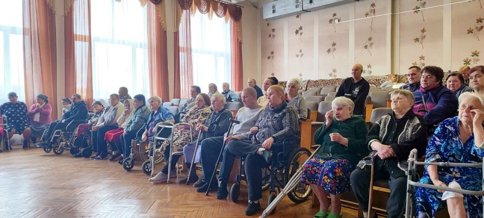 1 октября в Доме-интернате для пожилых людей и инвалидов прошла музыкальная программа «Золотые годы: время заботы и уважения», посвящённая Дню пожилого человека 1 октября в Доме-интернате для пожилых людей и инвалидов прошла музыкальная программа «Золотые годы: время заботы и уважения», посвящённая Дню пожилого человека