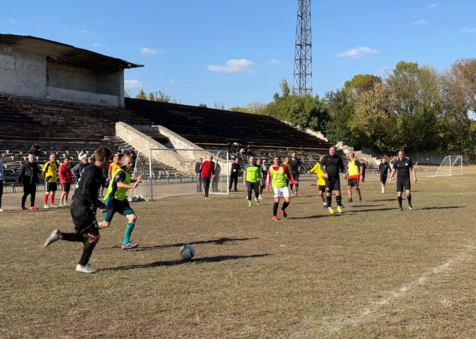На базе МБУ «Спортивный комплекс – Антрацит» к 130-летию города Антрацита и 89-летия Антрацитовского района состоялось физкультурно-спортивное мероприятие по мини-футболу среди взрослых команд Антрацитовского муниципального... На базе МБУ «Спортивный комплекс – Антрацит» к 130-летию города Антрацита и 89-летия Антрацитовского района состоялось физкультурно-спортивное мероприятие по мини-футболу среди взрослых команд Антрацитовского муниципального...