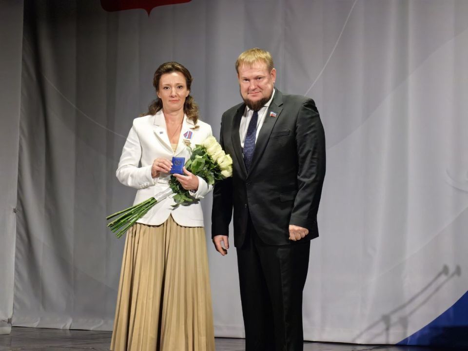 Денис Колесников и Василий Леонов в Москве приняли участие в мероприятиях, приуроченных ко Дню воссоединения ДНР, ЛНР, Запорожской и Херсонской областей с Российской Федерацией Денис Колесников и Василий Леонов в Москве приняли участие в мероприятиях, приуроченных ко Дню воссоединения ДНР, ЛНР, Запорожской и Херсонской областей с Российской Федерацией